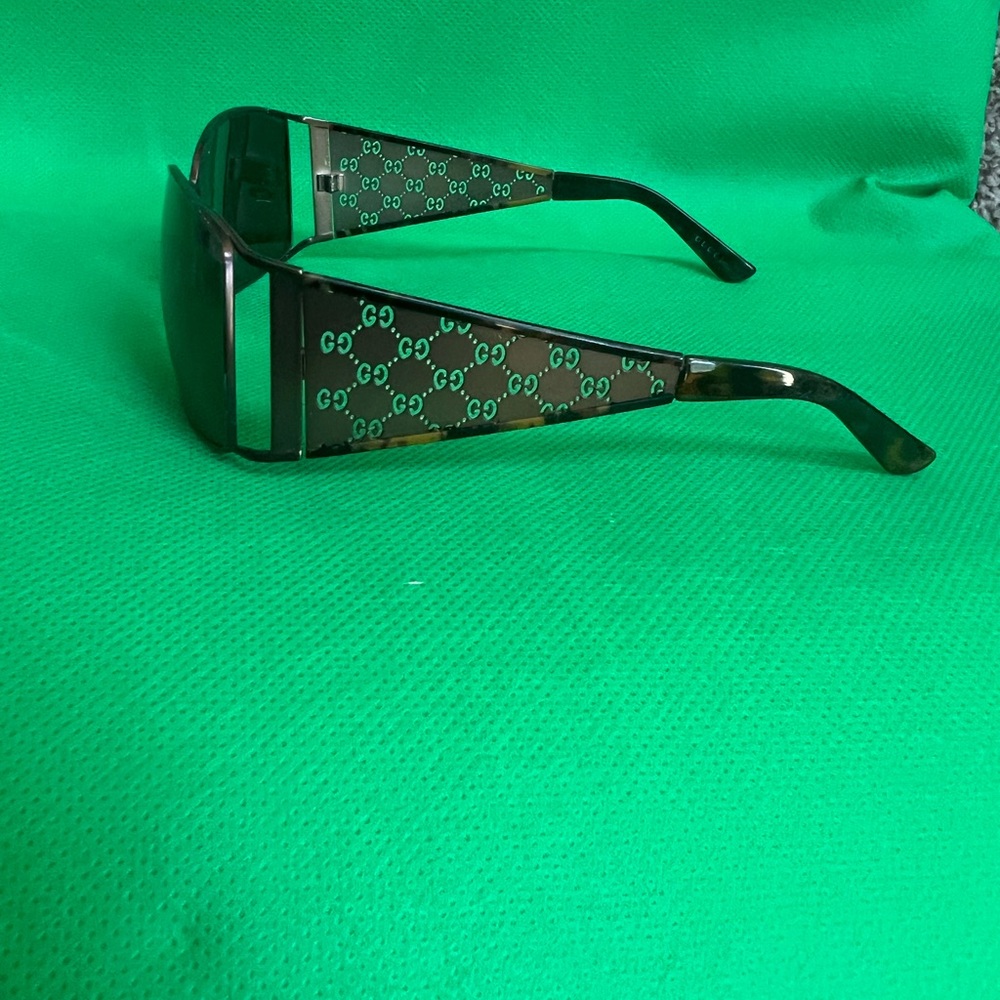 Gucci Unisex 2832//S Fashion Sunglasses with Matte Finish